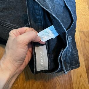 Everlane 90s cheeky jean washed black size 27 crop